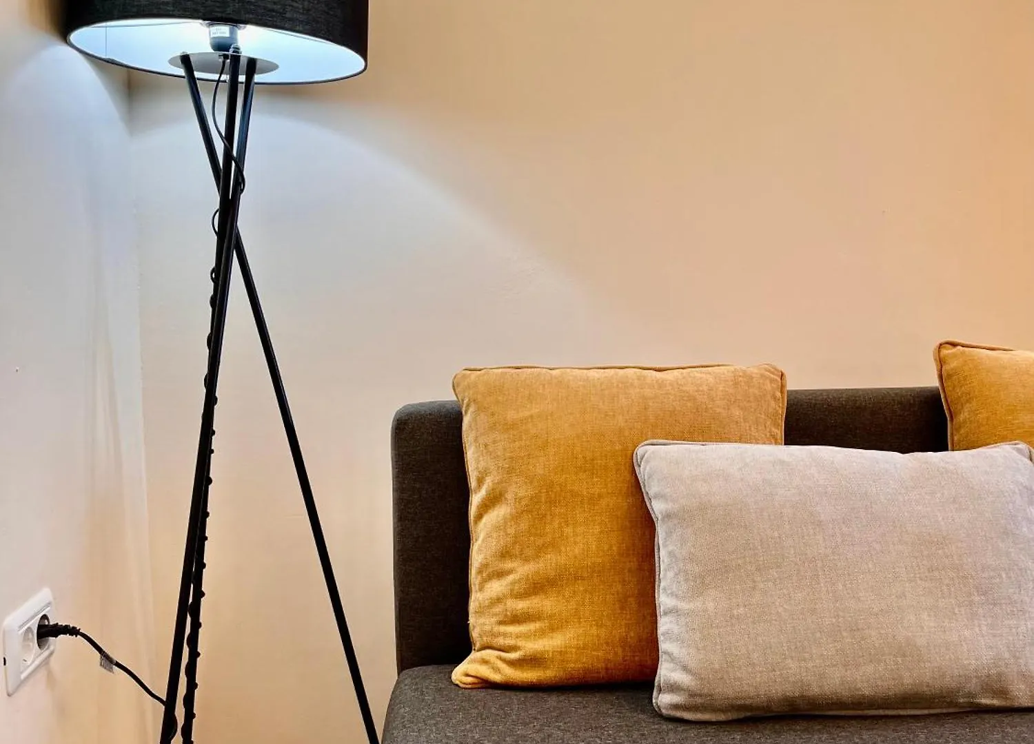 Woodie Apartment - Chic Retreat By Piata Unirii Bucharest