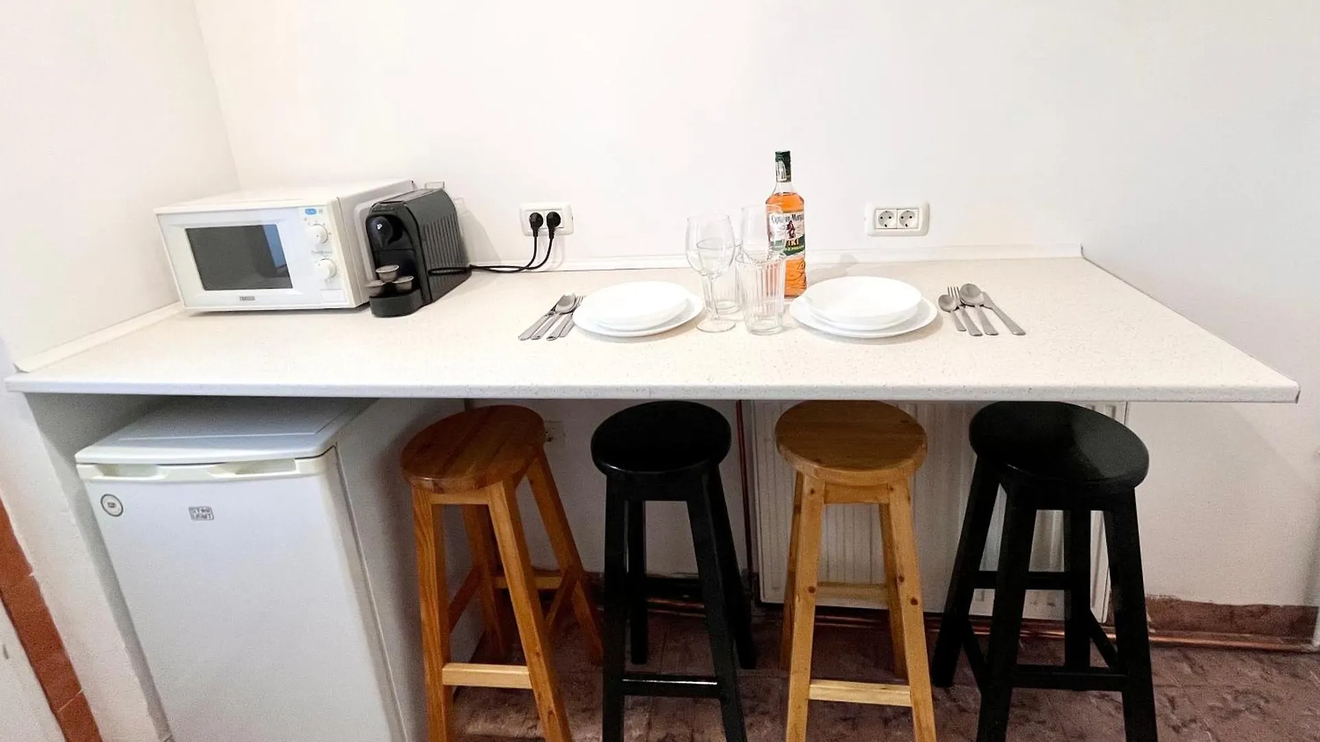Woodie Apartment - Chic Retreat By Piata Unirii Bucharest 0*,
