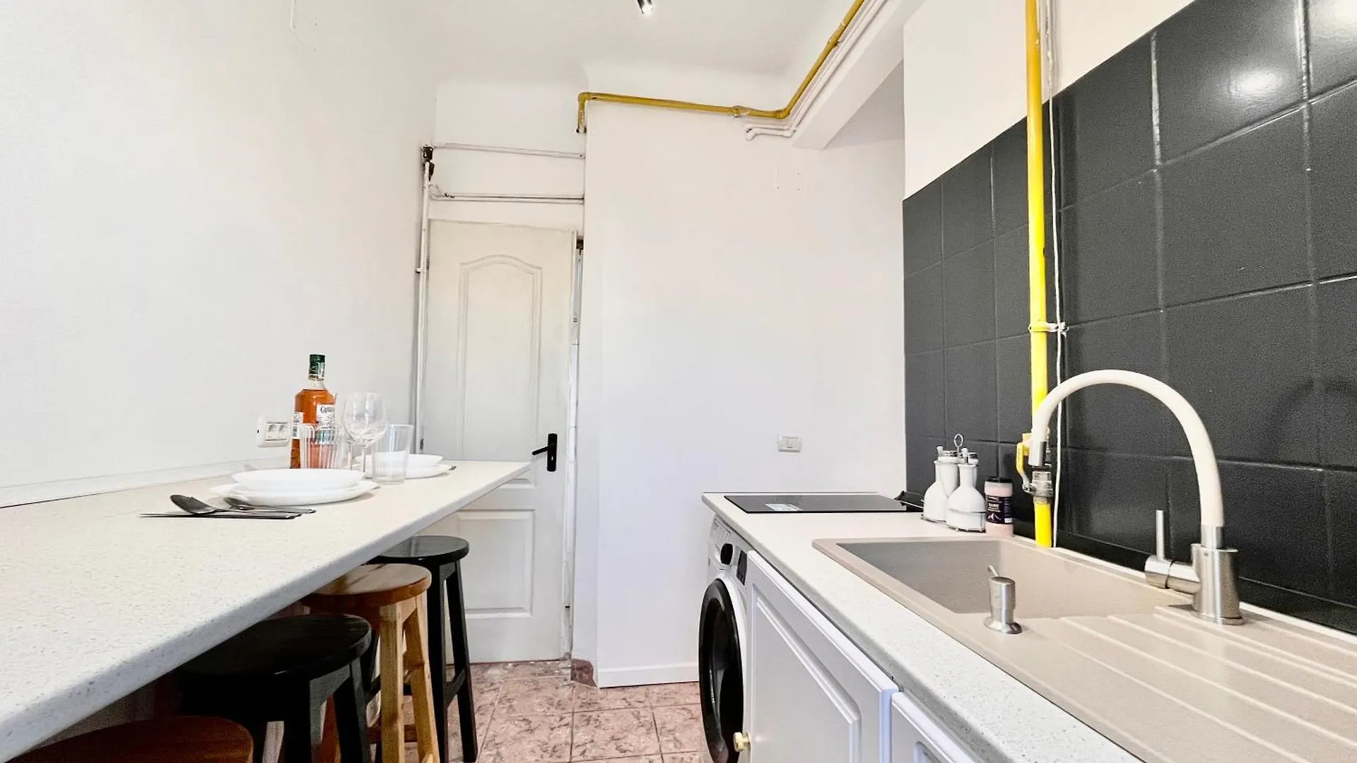 Woodie Apartment - Chic Retreat By Piata Unirii Bucharest Romania