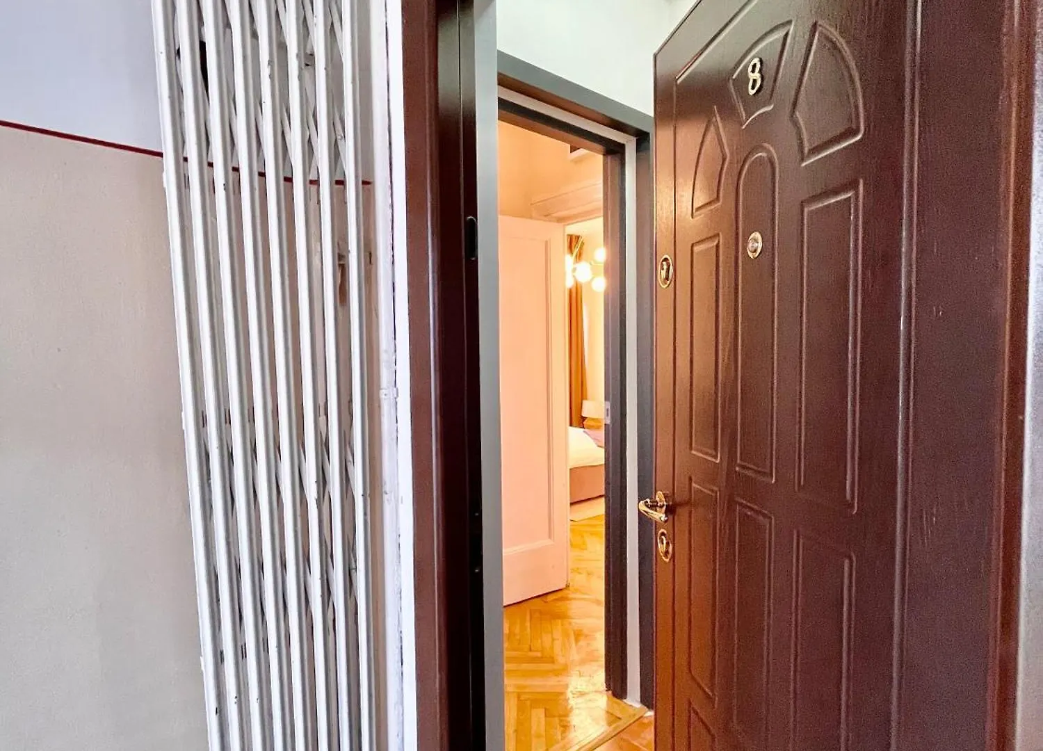 Woodie Apartment - Chic Retreat By Piata Unirii Bucharest