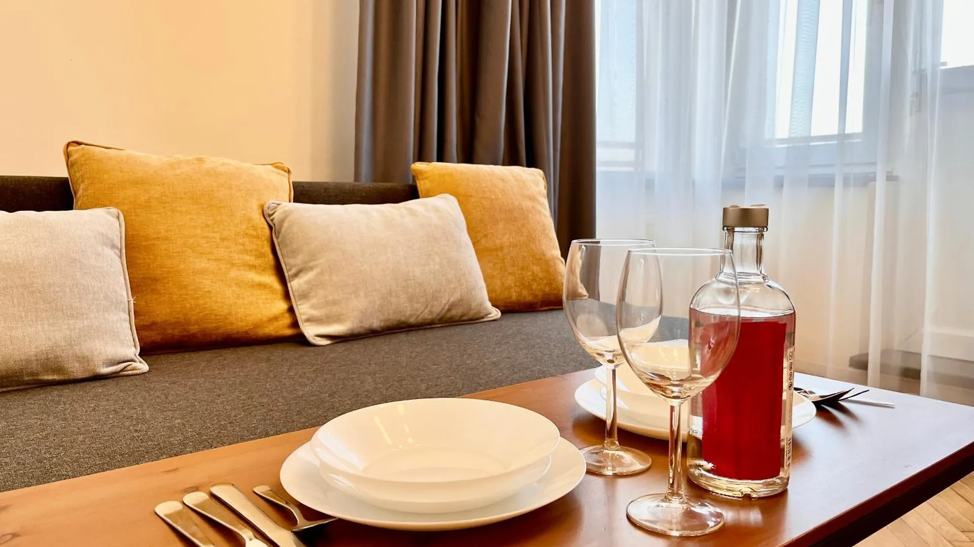 Woodie Apartment - Chic Retreat By Piata Unirii Bucharest Romania